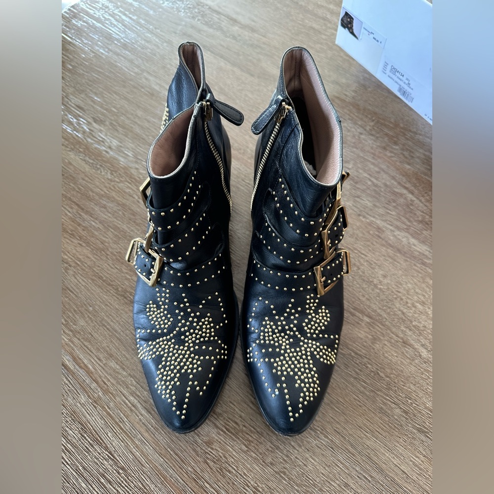 Chloé
Susanna 30mm studded ankle boots